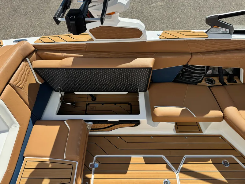 Slide: The Image of Nautique Super Air Nautique G23 2026 - 32