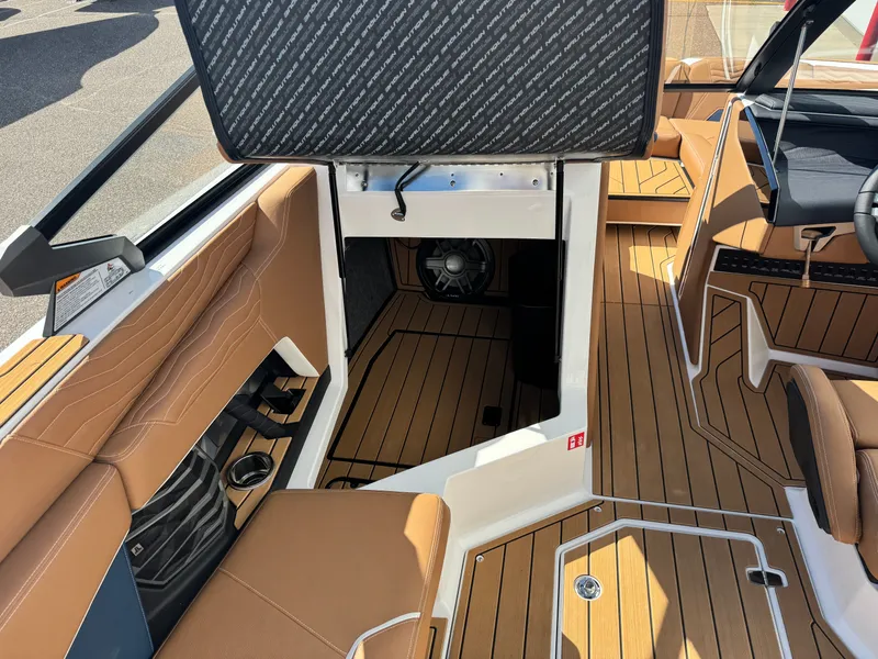 Slide: The Image of Nautique Super Air Nautique G23 2026 - 36