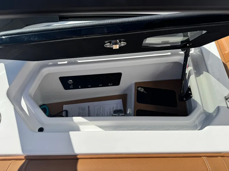 Slide: The Image of Nautique Super Air Nautique G23 2026 - 38