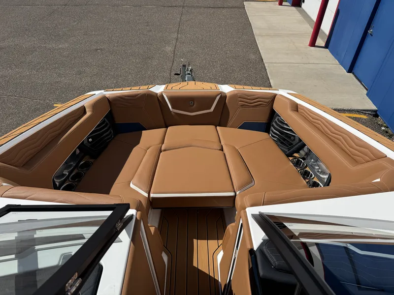 Slide: The Image of Nautique Super Air Nautique G23 2026 - 48