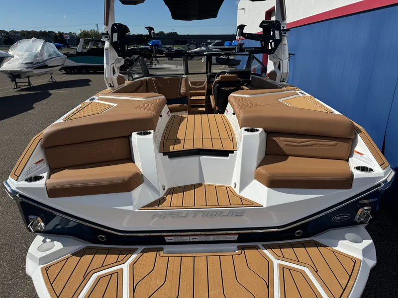 Slide: The Image of Nautique Super Air Nautique G23 2026 - 7