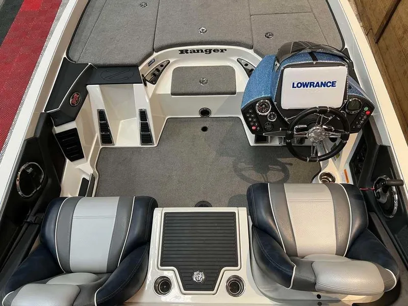 Slide: The Image of 2015 Ranger Z520C boat interior with Lowrance electronics and dual seating. - 4