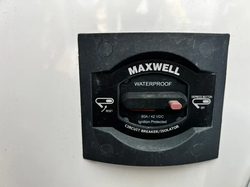 Slide: The Image of Waterproof Maxwell circuit breaker on 2013 Protector Targa 30 boat. - 28