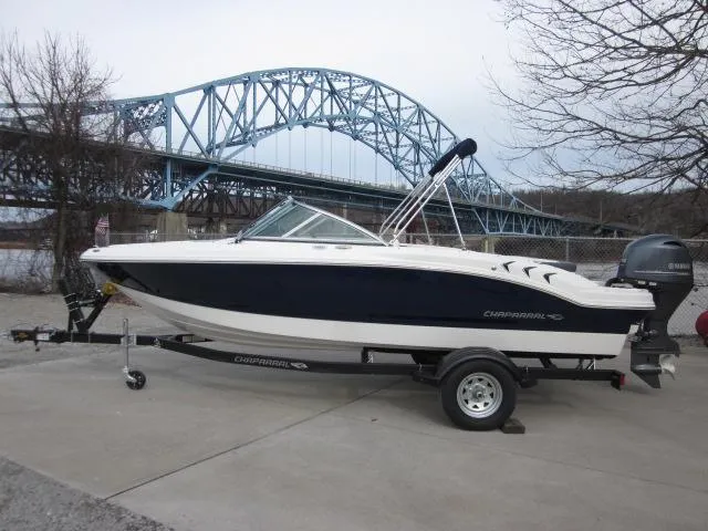 The Image of Chaparral 19 SSi OB 2025 - 1