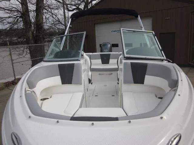 Slide: The Image of Chaparral 19 SSi OB 2025 - 9