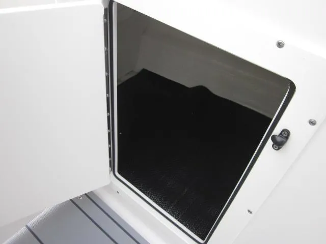 Slide: The Image of Chaparral 21 SSi OB 2025 - 18