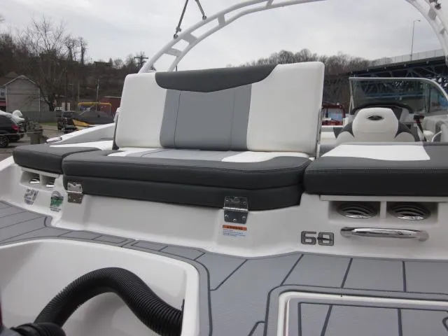 Slide: The Image of Chaparral 21 SSi OB 2025 - 30