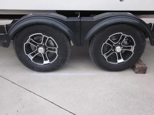 Slide: The Image of Chaparral 21 SSi OB 2025 - 33