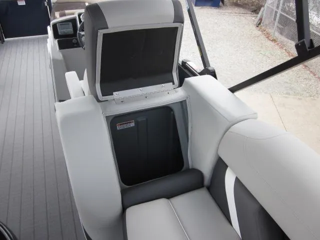 Slide: The Image of Sylvan Mirage X3 2025 - 18