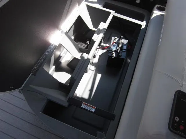 Slide: The Image of Sylvan Mirage 8520 CLZ DH 2025 - 14