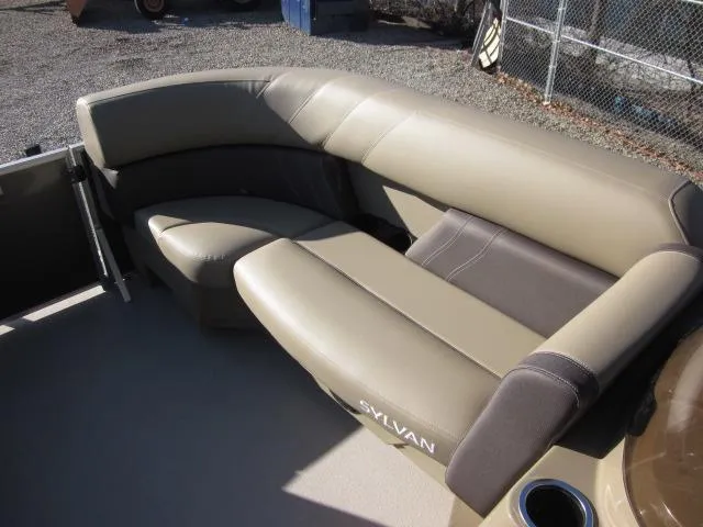 Slide: The Image of Sylvan Mirage 822 LZ 2025 - 10