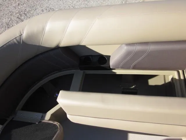 Slide: The Image of Sylvan Mirage 822 LZ 2025 - 11