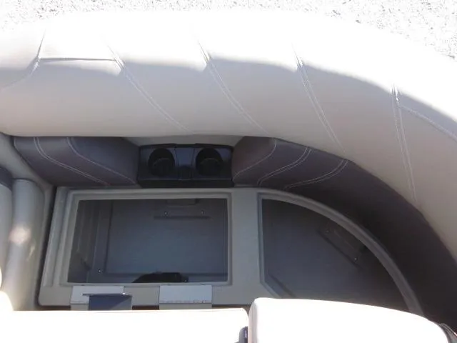 Slide: The Image of Sylvan Mirage 822 LZ 2025 - 12