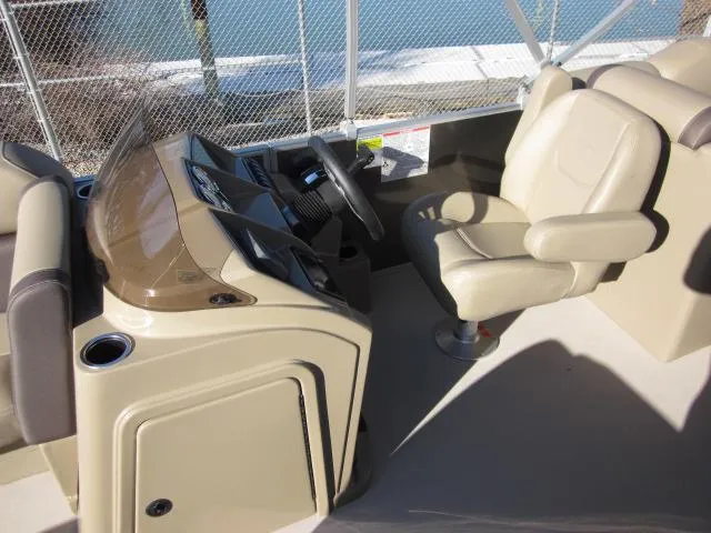 Slide: The Image of Sylvan Mirage 822 LZ 2025 - 15