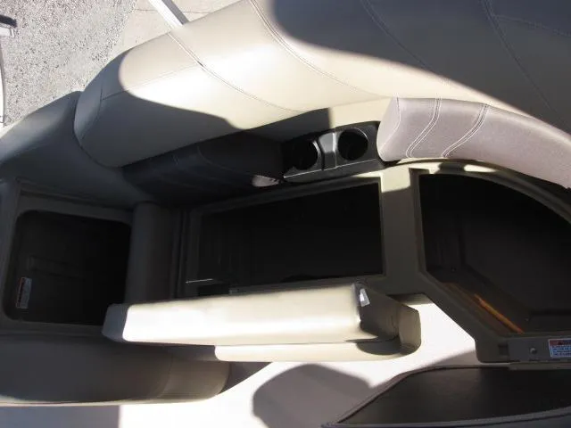 Slide: The Image of Sylvan Mirage 822 LZ 2025 - 19