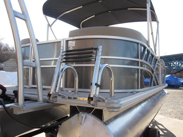 Slide: The Image of Sylvan Mirage 822 LZ 2025 - 23