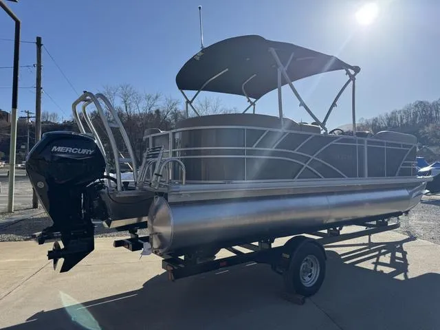 Slide: The Image of Sylvan Mirage 822 LZ 2025 - 5