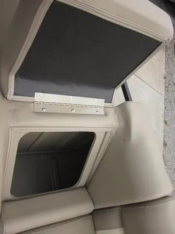 Slide: The Image of Starcraft LX 22 R 2024 - 12