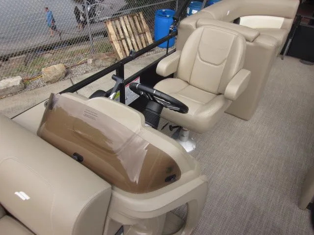 Slide: The Image of Starcraft LX 22 R 2024 - 14