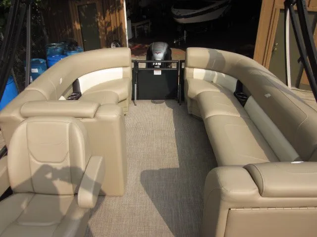 Slide: The Image of Starcraft LX 22 R 2024 - 16