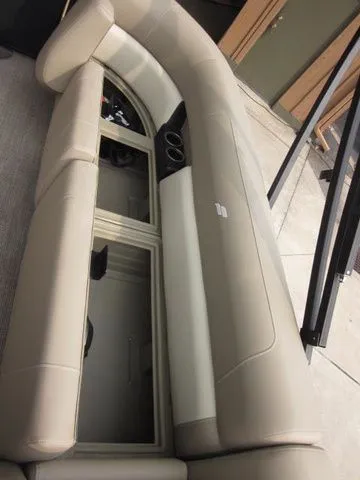 Slide: The Image of Starcraft LX 22 R 2024 - 17