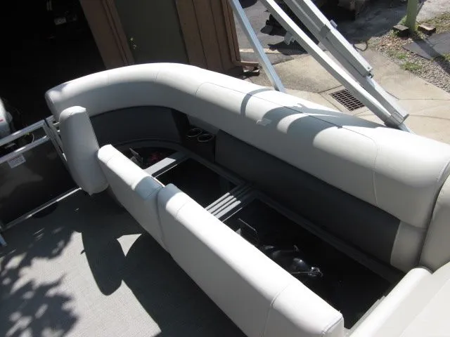 Slide: The Image of Starcraft LX 20 R 2024 - 13