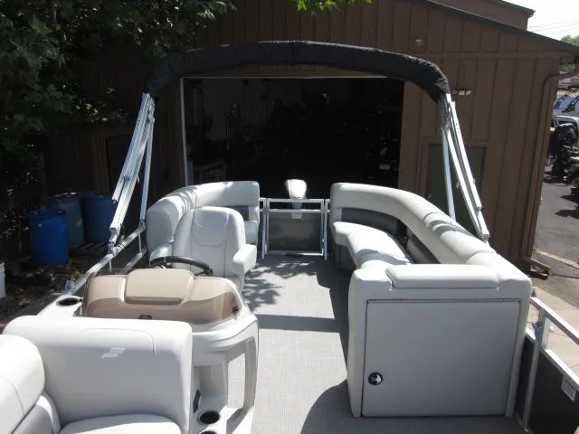 Slide: The Image of Starcraft LX 20 R 2024 - 9