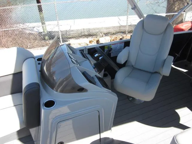 Slide: The Image of Sylvan Mirage 822 CLZ 2025 - 15