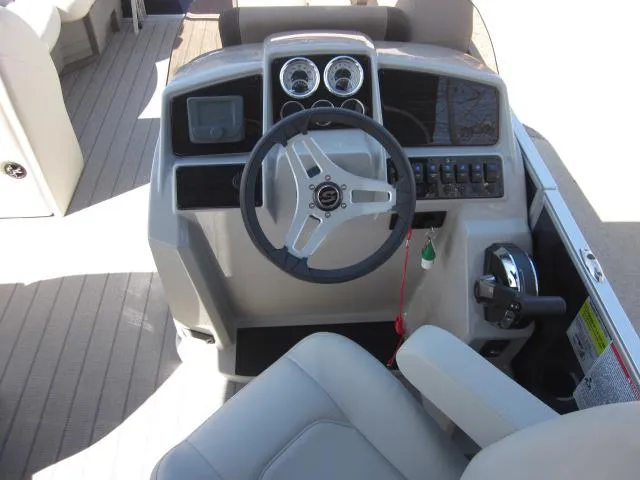 Slide: The Image of Sylvan Mirage 822 CLZ 2025 - 16