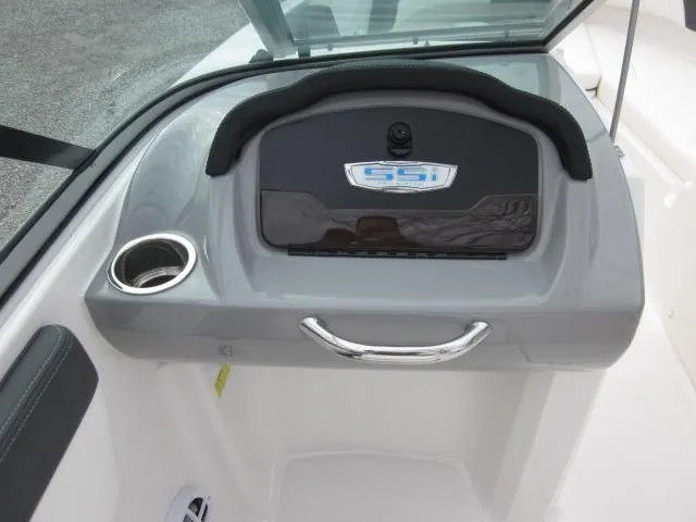 Slide: The Image of Chaparral 21 SSi Ski & Fish 2024 - 13