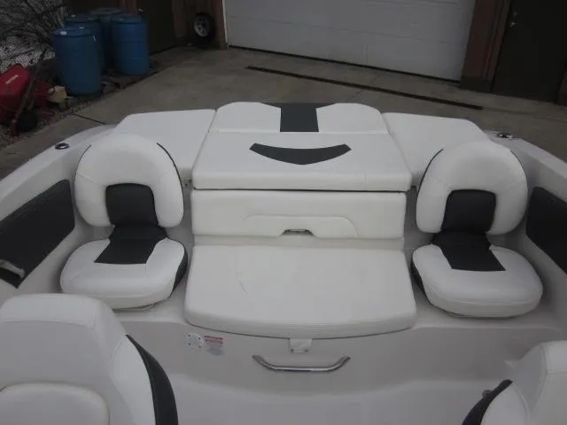 Slide: The Image of Chaparral 21 SSi Ski & Fish 2024 - 14