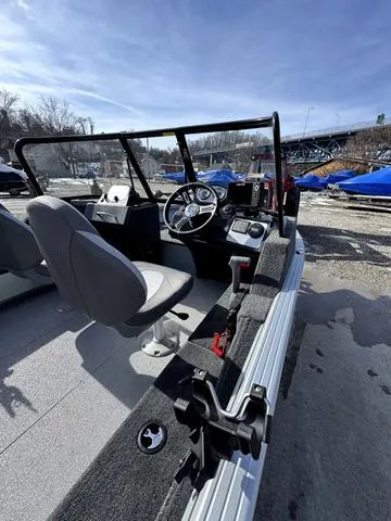 Slide: The Image of Smoker Craft Excursion 176 DC 2024 - 11