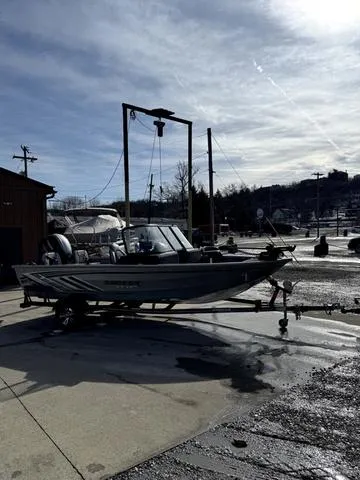 Slide: The Image of Smoker Craft Excursion 176 DC 2024 - 6