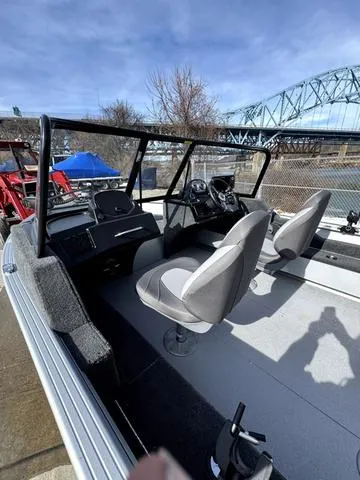 Slide: The Image of Smoker Craft Excursion 176 DC 2024 - 8