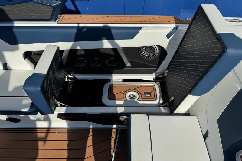 Slide: The Image of Nautique Super Air Nautique GS22 2026 - 23