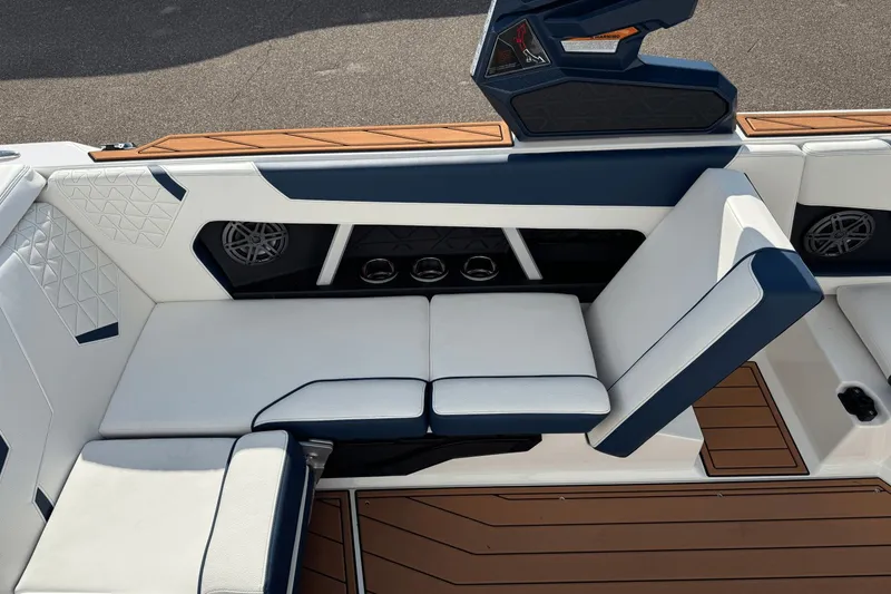Slide: The Image of Nautique Super Air Nautique GS22 2026 - 27