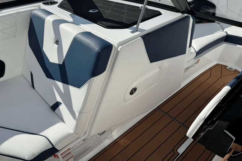 Slide: The Image of Nautique Super Air Nautique GS22 2026 - 33