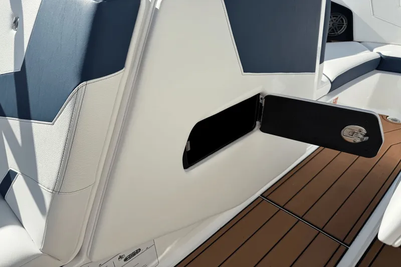 Slide: The Image of Nautique Super Air Nautique GS22 2026 - 34