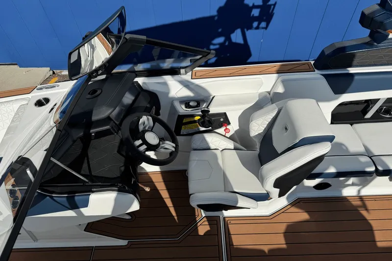 Slide: The Image of Nautique Super Air Nautique GS22 2026 - 35
