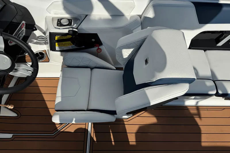 Slide: The Image of Nautique Super Air Nautique GS22 2026 - 36