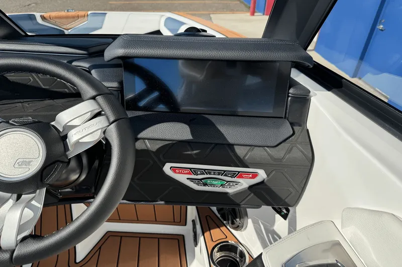 Slide: The Image of Nautique Super Air Nautique GS22 2026 - 38