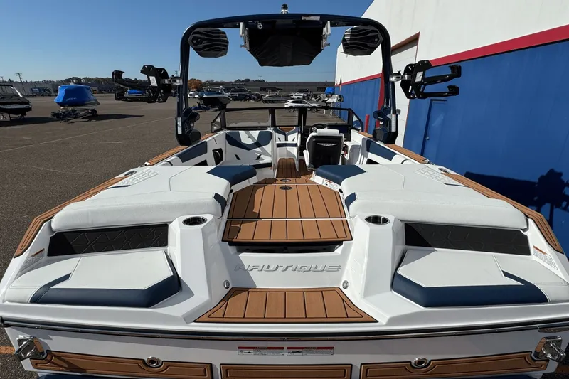 Slide: The Image of Nautique Super Air Nautique GS22 2026 - 6