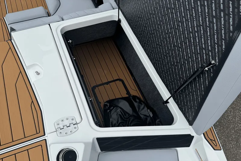 Slide: The Image of Nautique Super Air Nautique S23 2026 - 14