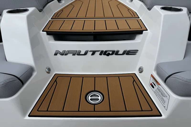 Slide: The Image of Nautique Super Air Nautique S23 2026 - 15