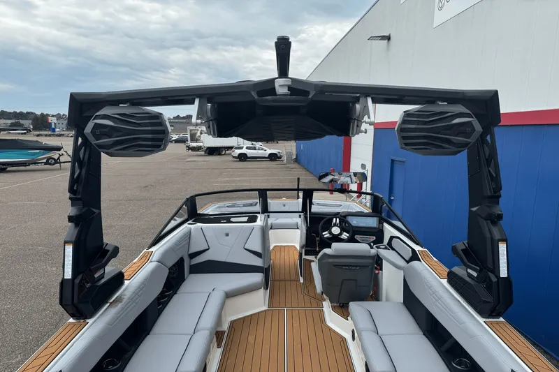 Slide: The Image of Nautique Super Air Nautique S23 2026 - 16