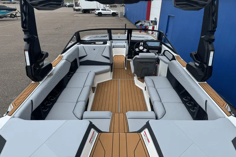 Slide: The Image of Nautique Super Air Nautique S23 2026 - 17