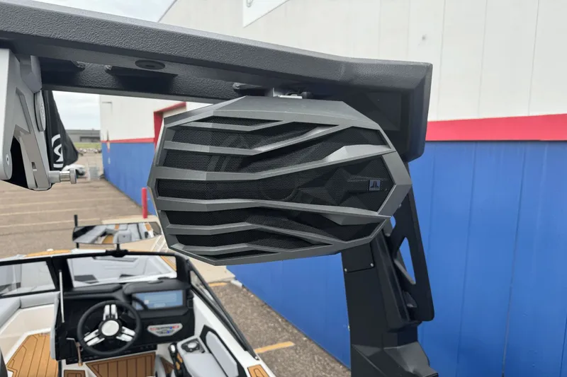 Slide: The Image of Nautique Super Air Nautique S23 2026 - 18