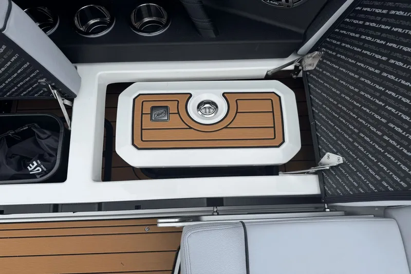 Slide: The Image of Nautique Super Air Nautique S23 2026 - 28