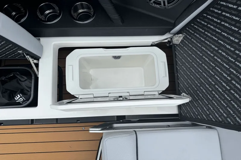 Slide: The Image of Nautique Super Air Nautique S23 2026 - 29
