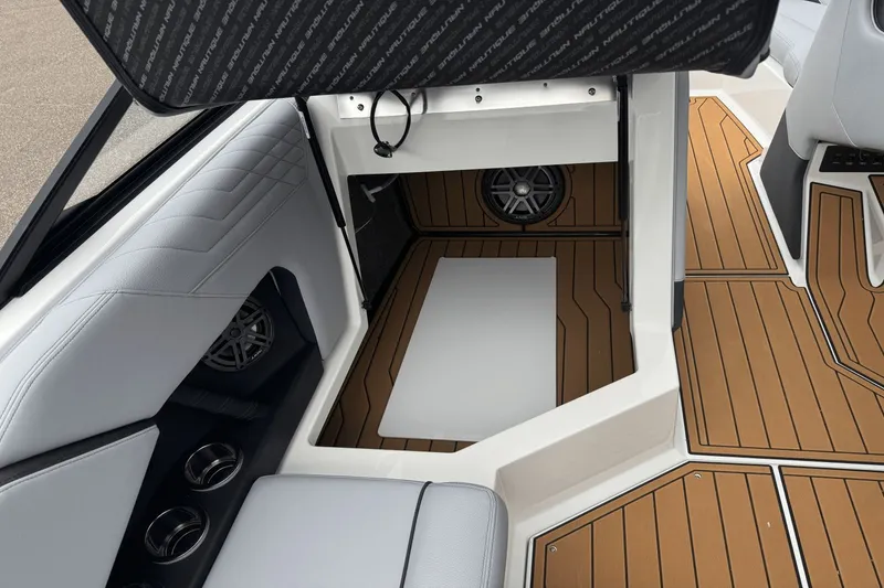 Slide: The Image of Nautique Super Air Nautique S23 2026 - 37